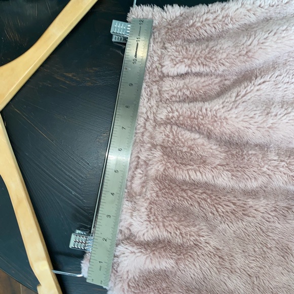 Copper Closet Teddy Pullover and Shorts Set - Picture 7 of 10